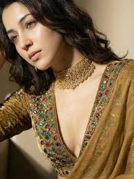 Komal Arora (@miss.mascara93) • Threads, Say more