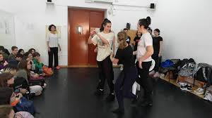 Los cursos impartidos en las eoi de la región de murcia equivalen a la certificación del marco común europeo de referencia en los niveles a1, a2, b1, b2, c1 y c2. Visita A La Escuela De Arte Dramatico I E S Juan Carlos I