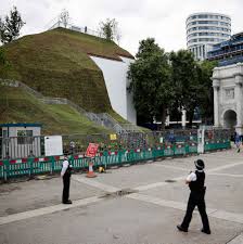 Artists' impressions submitted to the council's planning portal show the mound clearly visible from the ground beside the 19th century arch. Au28czgk5wqram