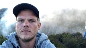 A famosa dupla clássica francesa informou em entrevista que o produtor david guetta usa alteregos para outras produções. Dj Avicii Im Alter Von 28 Jahren Gestorben Kultur Sz De