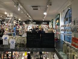 Netto (20 מ), vero moda (66 מ), monki (90 מ), skechers (91 מטר), monki (95 מ). Politikens Boghal Kobenhavn Danmark Anmeldelser Tripadvisor