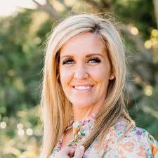 Adrianne Lynn's Instagram, Twitter & Facebook