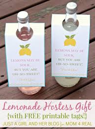 For the host who loves to experiment with new drink recipes, make sure all that hard work is showcased. Lemonade Hostess Gift With Free Printable Tags Mom 4 Real