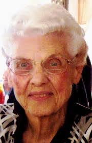 Anna Caetano's Instagram, Twitter & Facebook