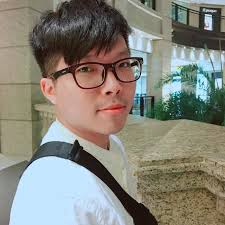 買各種外接硬碟，WD、Seagate、Toshiba各家大廠輪流買（分散風險），照日期時間整理，直接在硬碟上用麥克筆寫日期、年份，滿了就再買一顆，硬碟不帶出門，放防潮箱裡保存，擔心意外的話，同時備份兩顆，硬碟的單價會逐年越來越便宜，儲存成本也會越來越低！