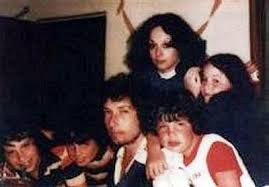 Bob Dylan With His Wife Sara And Their 4 Children In 1974 Click On Pic To See A Larger Pic And Many Other Larger Bob Dylan Wife Bob Dylan Bob Dylan Family