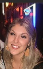 Stefanie Schilling's Instagram, Twitter & Facebook