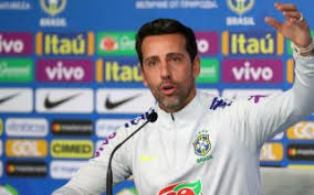 Arsenal are lining up a move for gremio winger everton soares, which hopefully means that we can finally stop talking about wilfried zaha.arsenal's winger. Everton Soares In Arsenal Transfer Talks Ahead Of Man Utd