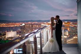 Image Result For Cosmopolitan Las Vegas Wraparound Suite Engagement Photos Las Vegas Vegas Mariage