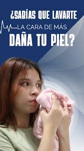 ¿Te lavas la cara muchas veces al día pensando que así la cuidas más?,  Podrías estar haciendo justo lo contrario. ✨, Lavarse la cara en exceso  elimina la barrera natural de la piel, provoca ...