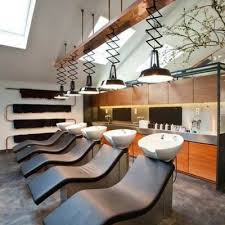 Kuafor Ve Berber Dekorasyonu Ile Alakali 30 Guzel Model Evde Mimar Rustic Salon Salon Decor Top Beauty Products