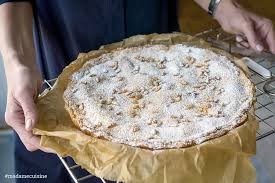 Torta Della Nonna Eine Italienische Spezialitat Madame Cuisine Recipe In 2020 Lemon Blueberry Dessert Yummy Sweets Cooking And Baking