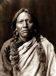 The Truth About Long Hair Spiritual Power And Why Natives Wore Their Hair Long Spiri Native American Indians Native American Photos Native American History