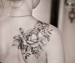 Black And White Rose Tattoo 40 Eye Catching Rose Tattoos 3 3 Shoulder Tattoos For Women Cool Shoulder Tattoos White Rose Tattoos