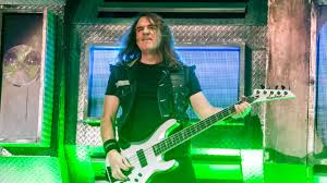 David ellefson is best known as the original bass player for megadeth, a band he helped found with guitarist/frontman dave mustaine in 1983 following mustaine's dismissal from metallica. Ezitpq K Vi Im