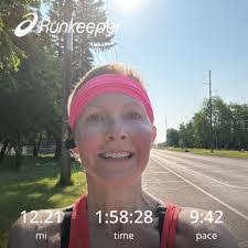 Keri Cleary's Instagram, Twitter & Facebook