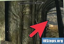 Head into it and near the altar you'll find a peculiar wall with strange symbols. Hoe De Bleak Falls Barrow Dragonstone In Skyrim Te Verkrijgen En Te Bezorgen Tips 2021