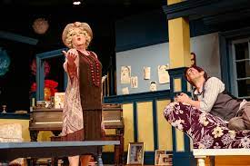 Dresdner S Theatre Reviews Hay Fever At Tacoma Little Theatre