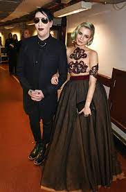 Who is marilyn manson's wife lindsay usich? Leslee Lane On Twitter Were They Dating