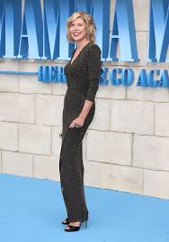 Wearing the season's dark and dramatic eveningwear. Mamma Mia Here We Go Again Premiere Lily James Meryl Streep Cher And More Hit The Blue Carpet For Eagerly Awaited Sequel Mirror Online