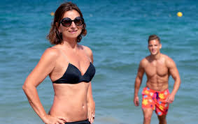 In kapitel 4 von claudia oberts märchenstunde philosophiert claudia über guten sex, die playboy pläne von emmy russ, das shakespeare drama im märchenwald in vier akten rund um simone. Claudia Obert Ist Der Penis Des Senior Kandidaten Zu Klein