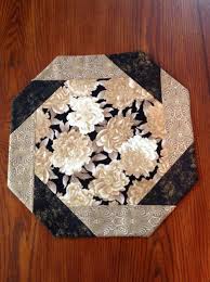 Chrysanthemum Table Topper Octagonal Floral Cream And Etsy Table Topper Patterns Table Toppers Table Quilts