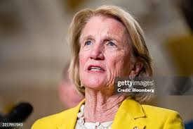 87 Shelly Moore Photos & High Res Pictures