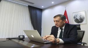 Milli eğitim bakanı ziya selçuk, sosyal medya hesabı twitter üzerinden yaptığı açıklamasında tüm öğretmenlerimizin ve eğitim çalışanlarımızın aşı randevuları sağlık bakanlığı tarafından tanımlandı. Milli Egitim Bakani Ziya Selcuk Aa Nin Yilin Fotograflari Oylamasina Katildi Dunya Kayseri Canli Gaste