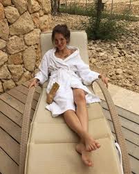 Her birth sign is cancer and her life path number is 3. Sara Sandeva Feet 5 Photos Celebrity Feet Com