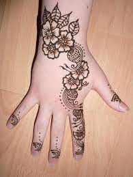 Gunakan saja tato henna yang mudah diaplikasikan. 87 Gambar Henna Anak Hd Gambar Pixabay
