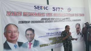 Dirinya adalah perdana menteri merangkap menteri luar negeri merangkap juga menteri dalam negeri. Sitf Jabatan Perdana Menteri Posts Facebook