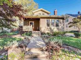 512 Kreitzer Ave Bloomington Il 61701 Renting A House House Real Estate