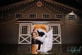 7 Rustic Toledo Wedding Venues For Your Perfect Day In 2020 Ohio Wedding Venues Stables Wedding Michigan Wedding Venues