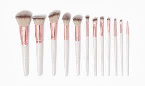 Simple if simple is what you're looking for, this simple smoked out look is a great idea to wear. Wedding Guest Makeup Dos And Don Ts Bh Cosmetics