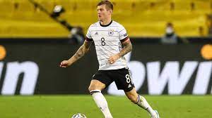 Nach seiner verletzung gegen andorra verlässt der stürmer die polnische nationalmannschaft. Toni Kroos Fallt Fur Die Landerspiele Aus Dfb Deutscher Fussball Bund E V