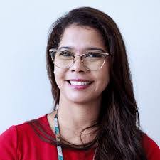 Lisa Veloz's Instagram, Twitter & Facebook