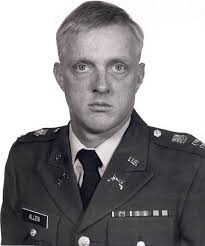 Clean old newspaper photo of war hero?