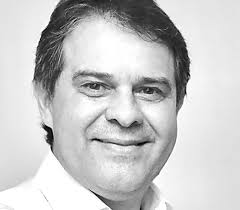 TASSO PARTICIPA DE CAFÉ DA OPOSIÇÃO E ENTRA NA ARTICULAÇÃO PARA 2026