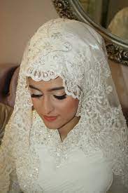 Pin By Abir Hm On Bridal Headscarf Veil Inspiration Bridal Hijab Muslimah Wedding Unique Wedding Gowns