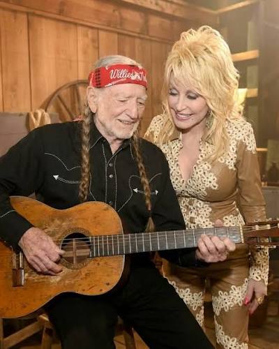 Tears in the Spotlight: Willie Nelson Mourns the Passing of Dolly Parton. , Some losses are so profound they echo across an entire nation. Today, the world mourns the passing of Dolly Parton at the ...