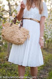 Robe Blanche Dentelle Tribulations D Anais Robe Blanche Dentelle Robe Blanche Idee Look
