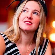 Stella Curran's Instagram, Twitter & Facebook