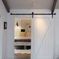 Barn Style Interior Doors Barn Door 4 Porte Scorrevoli Camera Da Letto Contemporanea Porte Del Fienile Scorrevoli