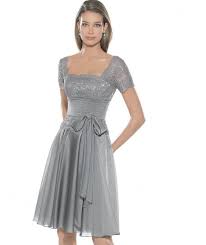 Gonna a ruota e corpino in mikado con scollo all americana per un abito da favola come la location. Matrimonio Pourfemme