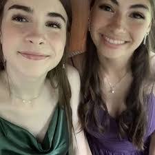 Mallory Leonard's Instagram, Twitter & Facebook