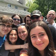 Can jokers be used to claim a pung with a discard?