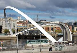 The millennium bridge is perhaps one of the most famous, as well as most visited bridges in the entire world. Gateshead Millennium Bridge Gateshead Touristenattraktionen Tropter Com