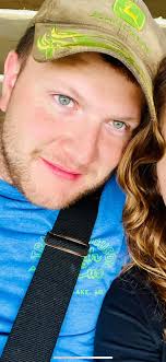 What color would y'all say my husband's eyes are? He doesn't think they're  blue but they're more blue than green to me 🤷‍♀️