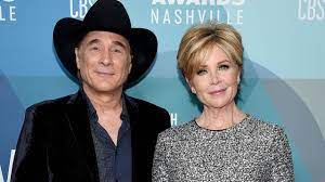 Chip and joanna gaines and clint black and lisa hartman. Clint Black And Lisa Hartman Black Dish On New Music And Their Time On The Masked Singer Youtube