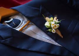 Wondering what the average cost of wedding flowers is? Pricing Blossom Wedding Flowers